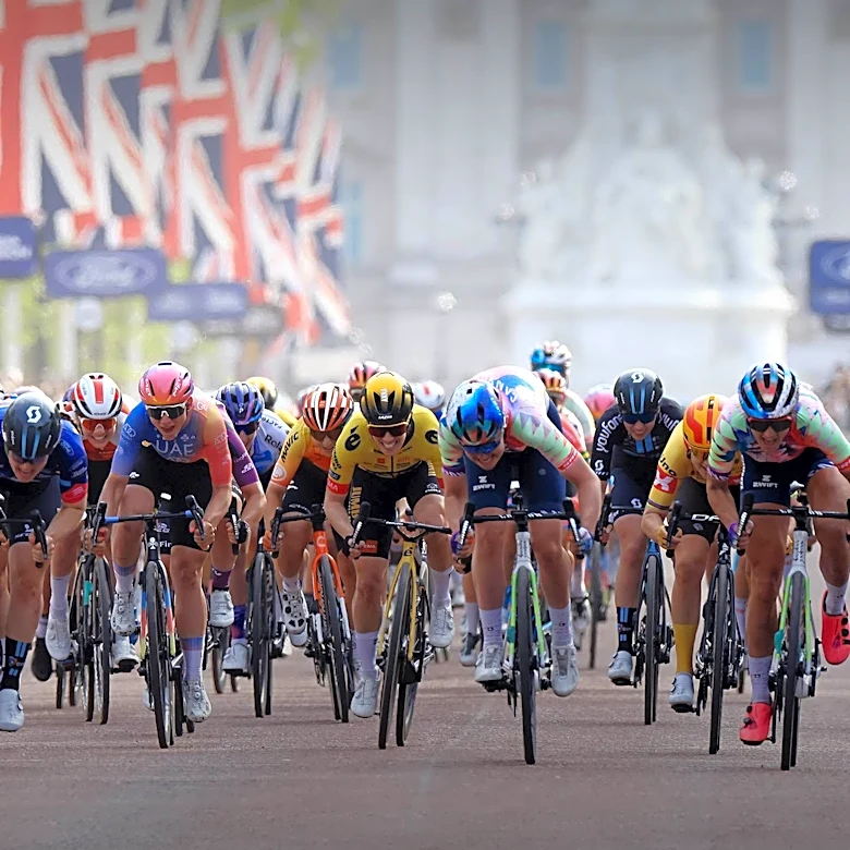 Demi Vollering Secures Second Tour de France Femmes Victory Amidst Controversy