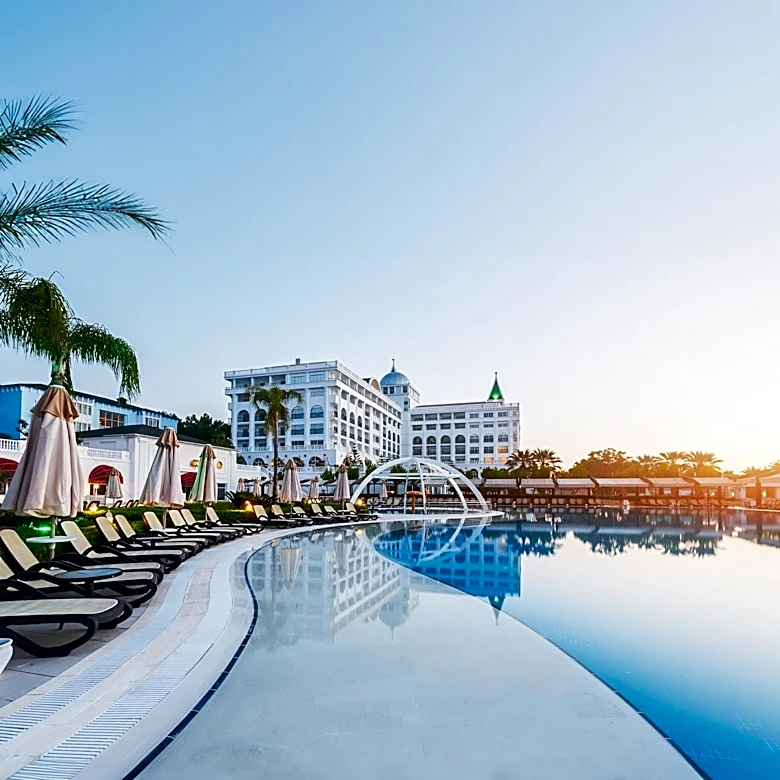 Sun Lounger Stampede at European Hotels Sparks Debate Among Tourists