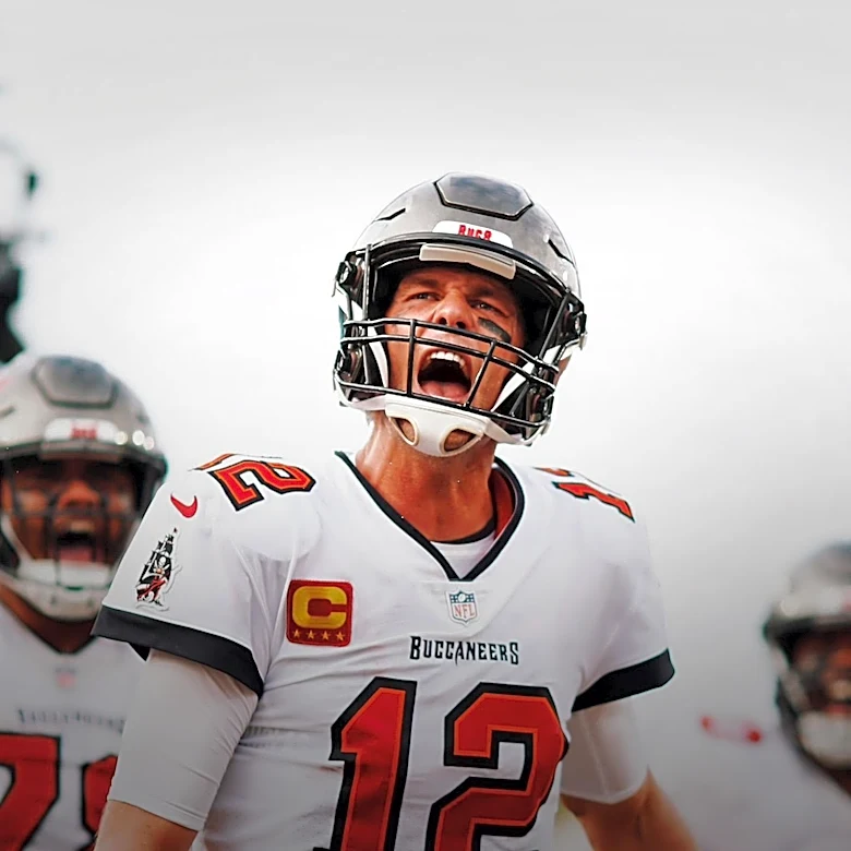 Buccaneers Sign Roman Parodie, Release Injured Kemon Hall