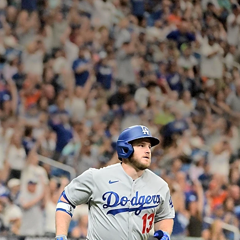 Max Muncy Sits Out Against Left-Hander, Dodgers' Strategy in Focus