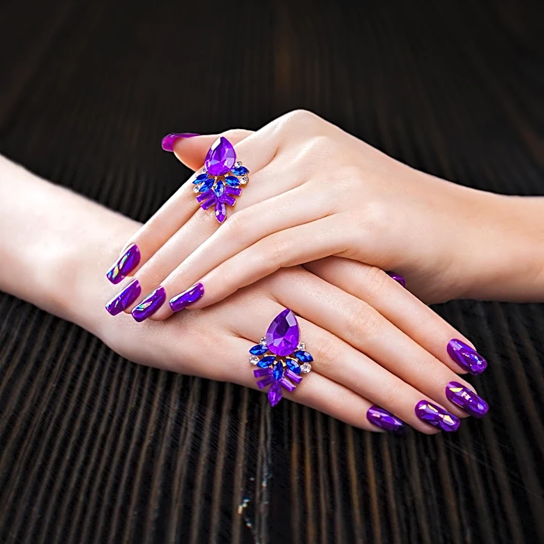 Comparing Russian and Japanese Manicures: A Guide to Nail Trends
