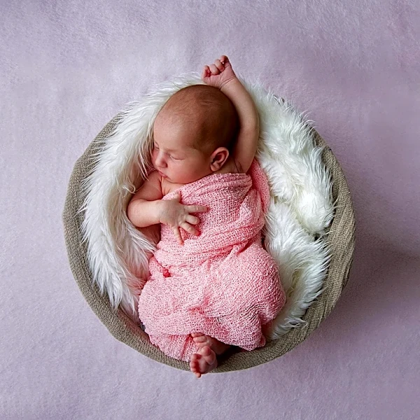Aubrey Plaza and Christopher Abbott Share First Photos of Newborn Daughter