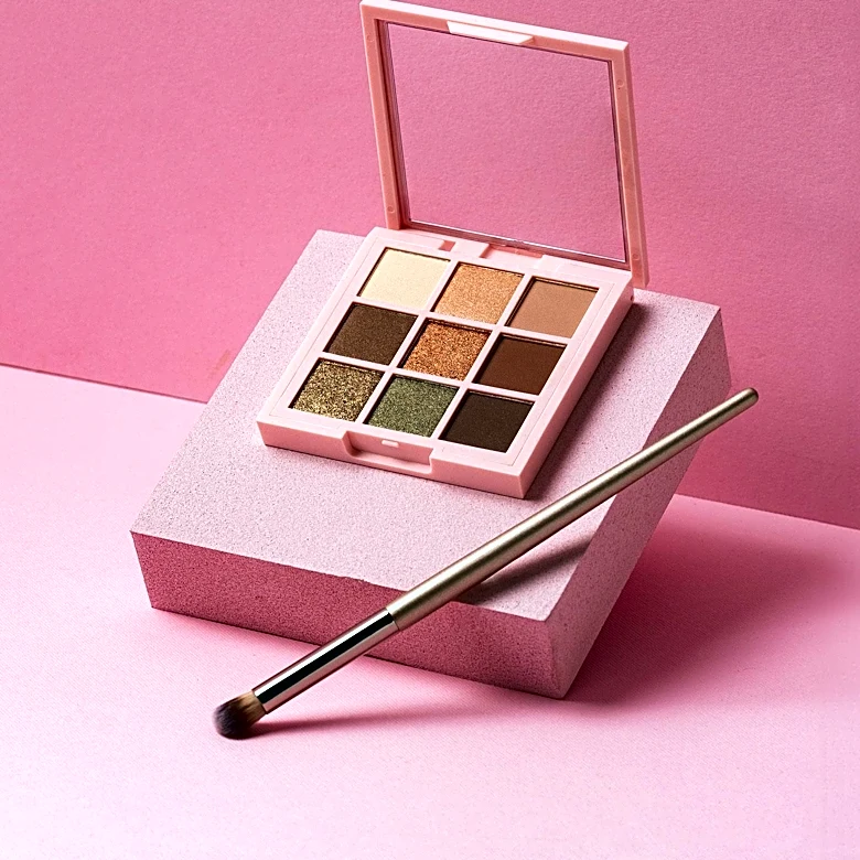 Eyemaxxing: A Minimalist Makeup Trend for Enhancing Natural Eye Features