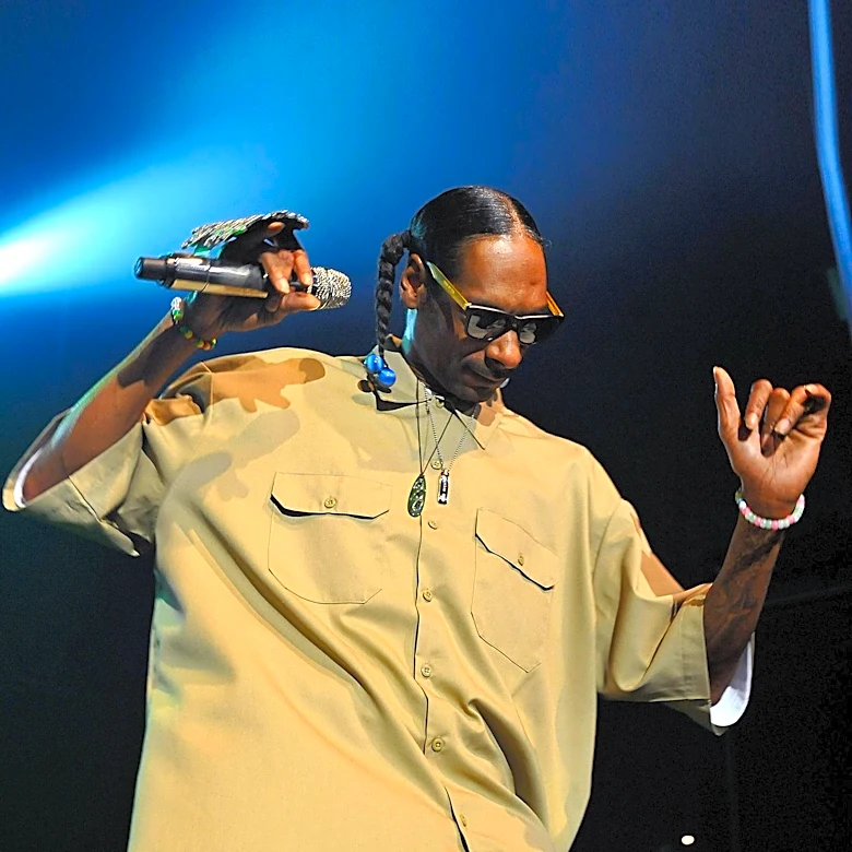 Snoop Dogg Stars in 'The Underdoggs' as a Former Football Star Turned Coach