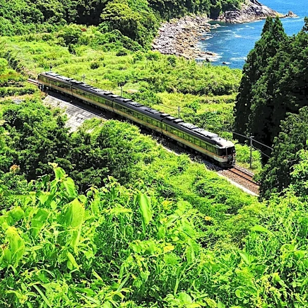 Exploring the Oregon Coast on a Historic Train Journey