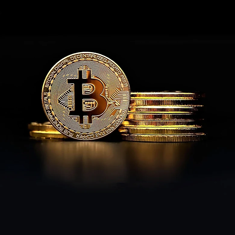 Bitcoin Rises Amid Strait of Hormuz Deal Speculation