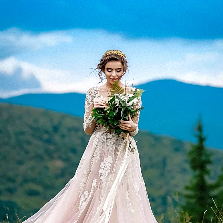 Tallulah Willis Weds Justin Acee in Custom Balenciaga Dress