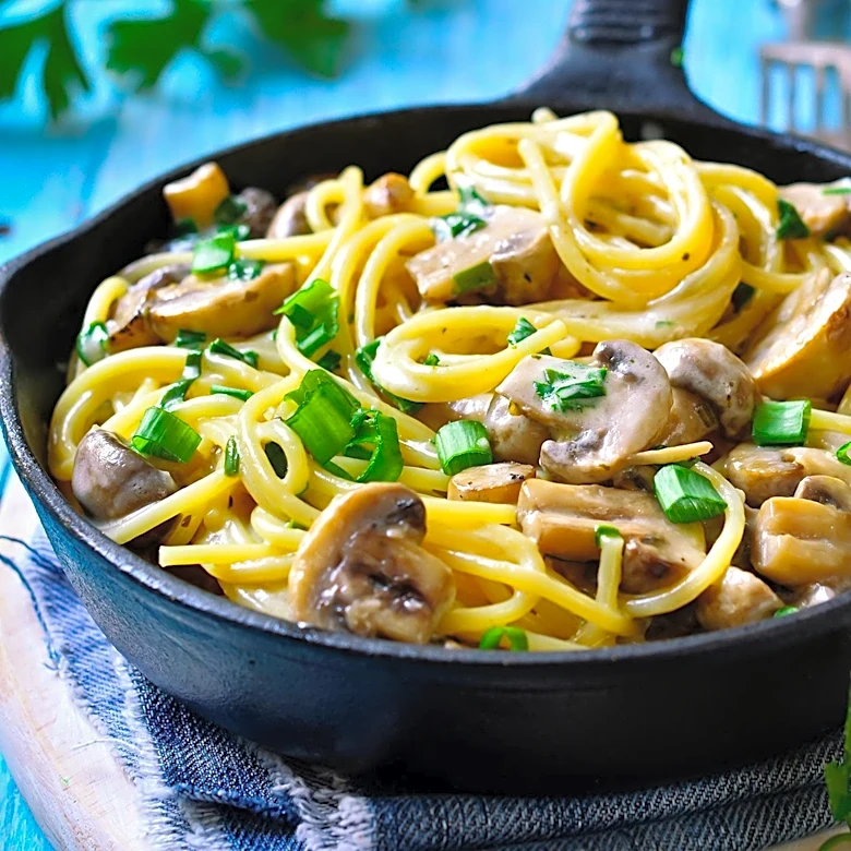 One Pot French Onion Pasta Offers Nostalgic Flavor with Ease