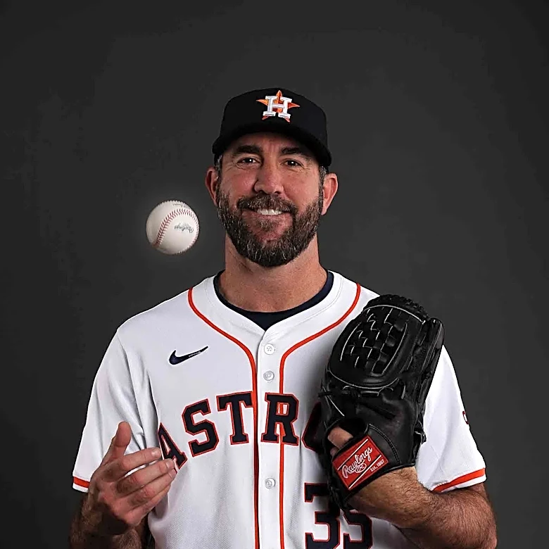 Houston Astros Acquire Nelson Velázquez to Strengthen Outfield Against Left-Handed Pitching