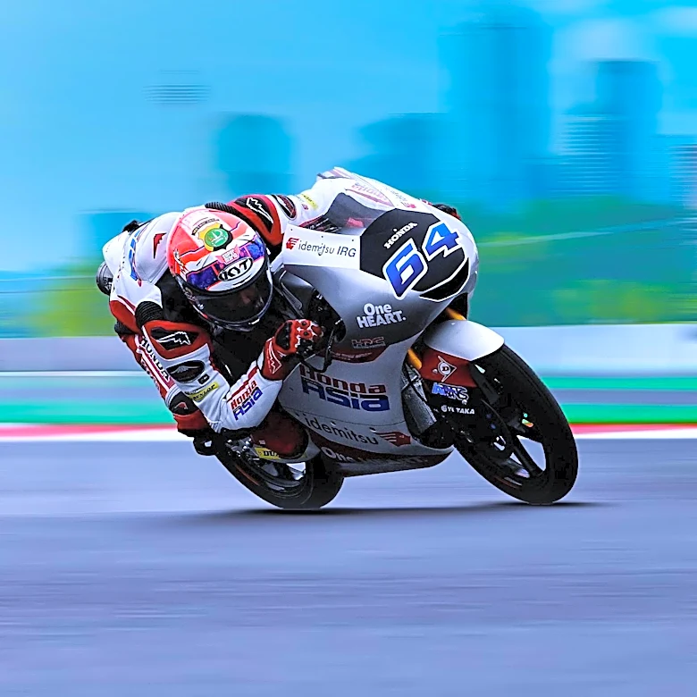 Silverstone Moto2 Race Ends in Drama as Leader Celebrates Early