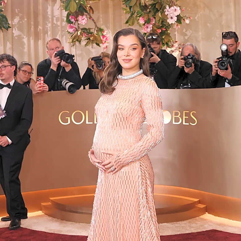 Anne Hathaway Redefines Maternity Fashion at 'The End of Oak Street' Premiere