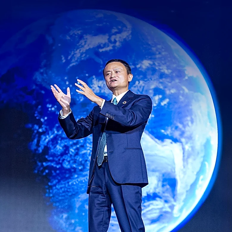 Futurist Think Tanks vs. Keynote Speakers: Understanding Their Roles in Strategic Foresight
