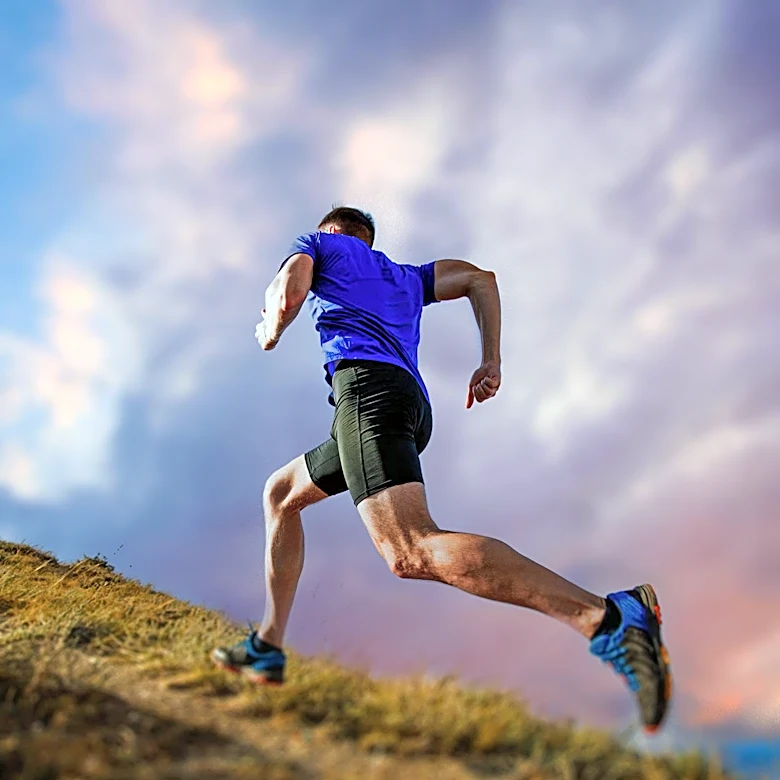 Physical Therapist Recommends Strategies to Protect Knees for Runners
