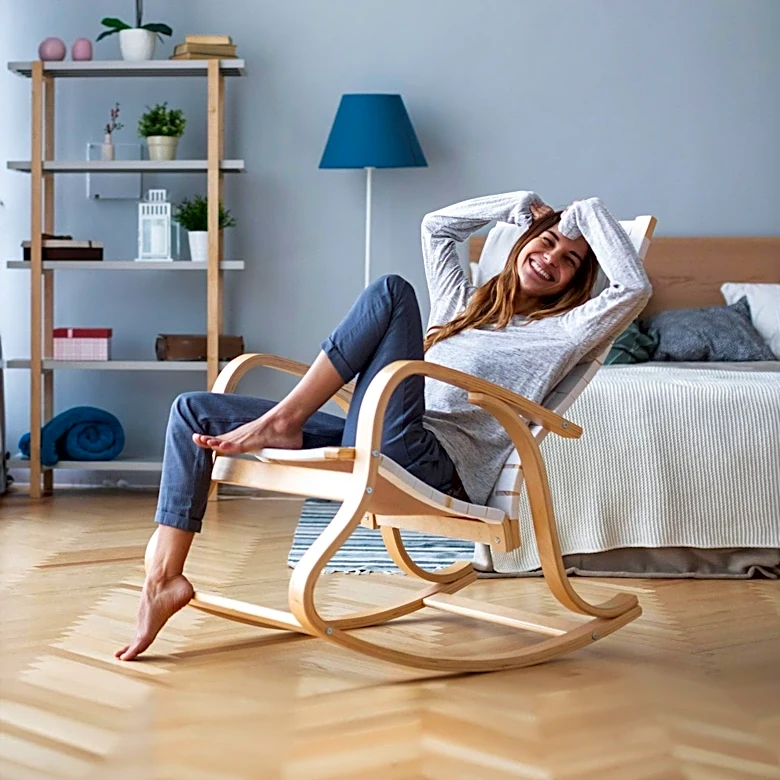 Bette Midler's 1980s NYC Apartment Inspires 2026 Rocking Chair Trend