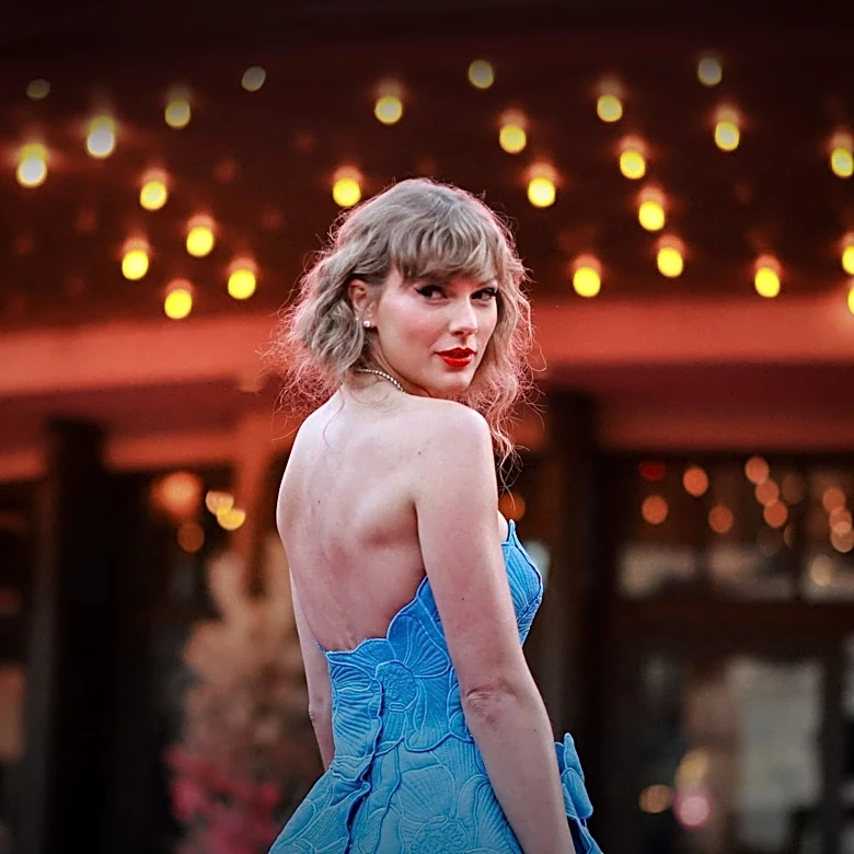 Taylor Swift and Lyle Lovett to Join Nashville Songwriters Hall of Fame