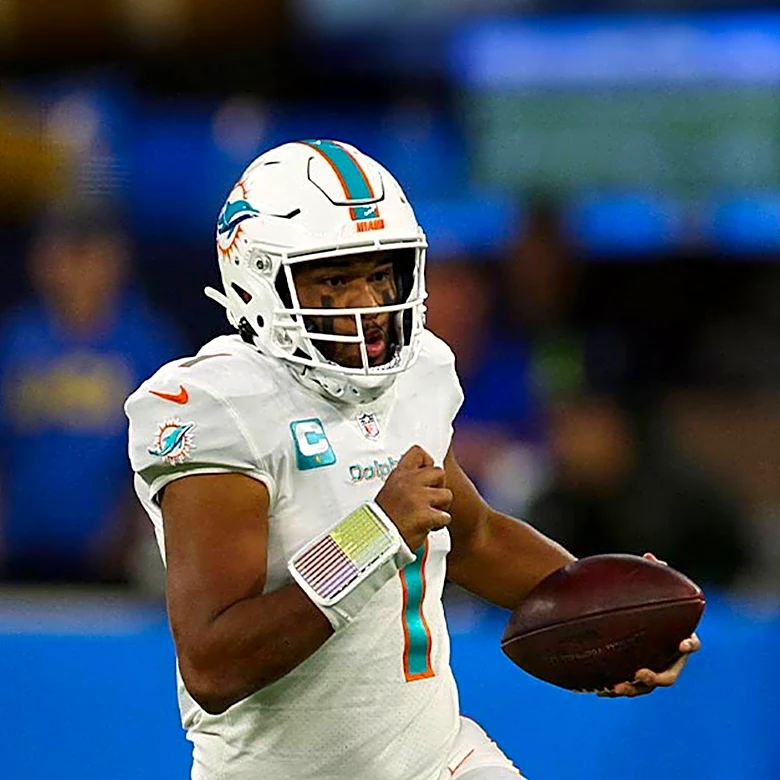 Miami Dolphins' De'Von Achane Takes on Leadership Role in New-Look Offense
