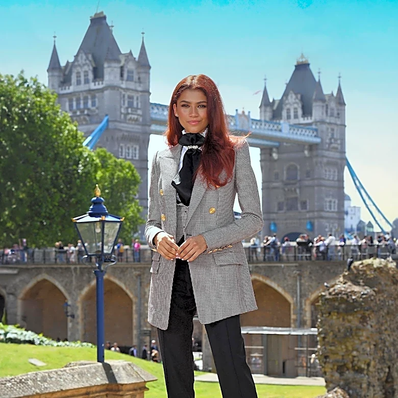 Zendaya Endorses Affordable Le Specs Sunglasses During London Outing