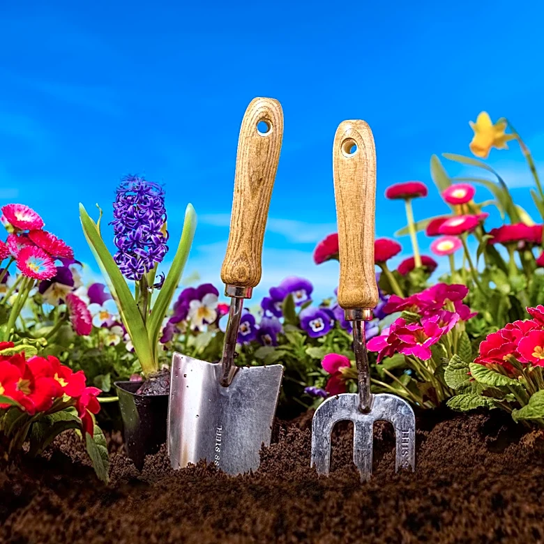 August Fertilization Tips for Gardeners to Boost Plant Growth