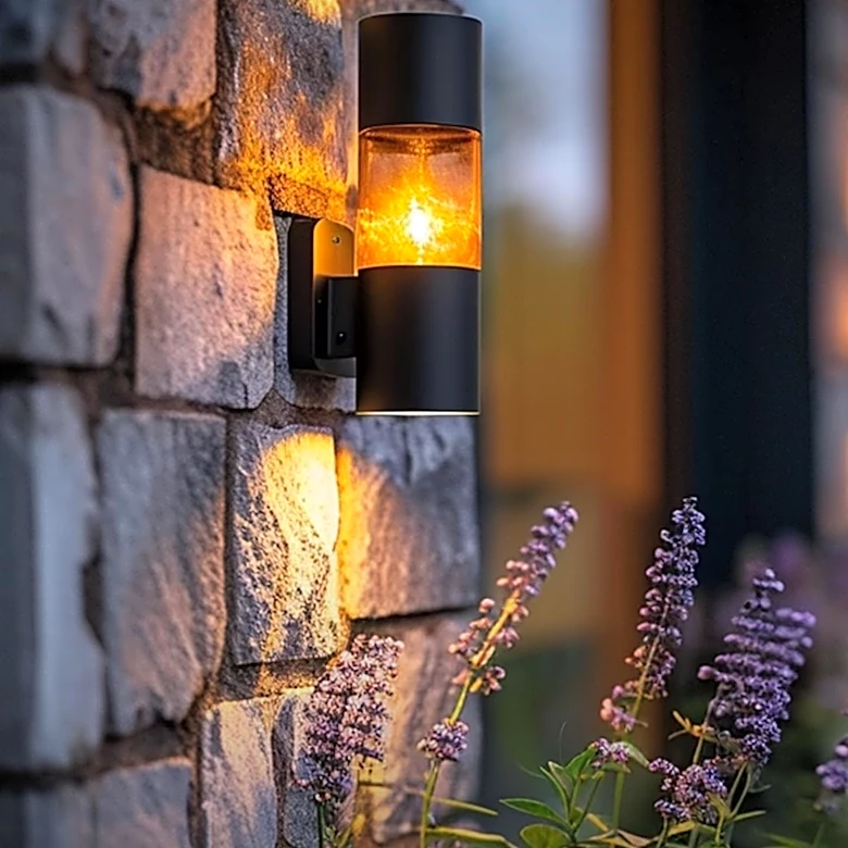 Devos LightRanger 2000 Enhances Outdoor Lighting with Versatile Features