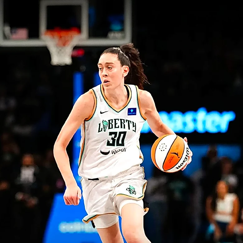 Becky Hammon Names Breanna Stewart Among WNBA's Top Three Players