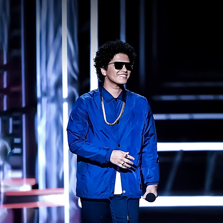 VYV and Drop the Spoon Enhance Bruno Mars' Romantic Tour with Innovative Visuals