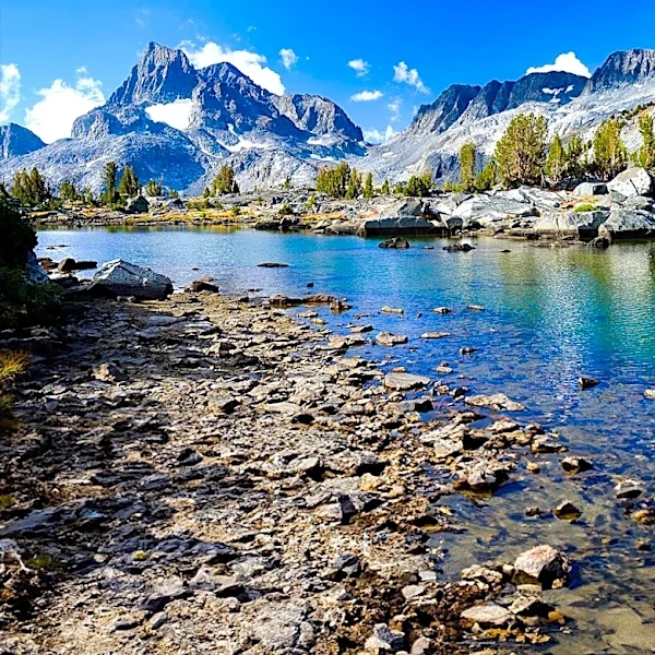 Rae Lakes Loop Offers Scenic Hiking Experience in Sierra Nevada