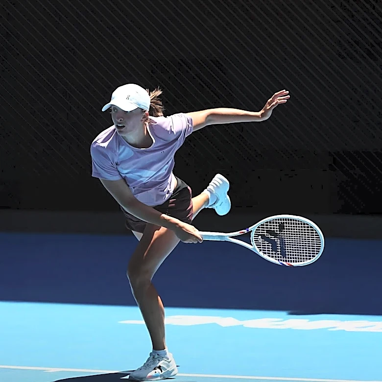 Iga Swiatek's Game Rejuvenated with Coach Roig at National Bank Open