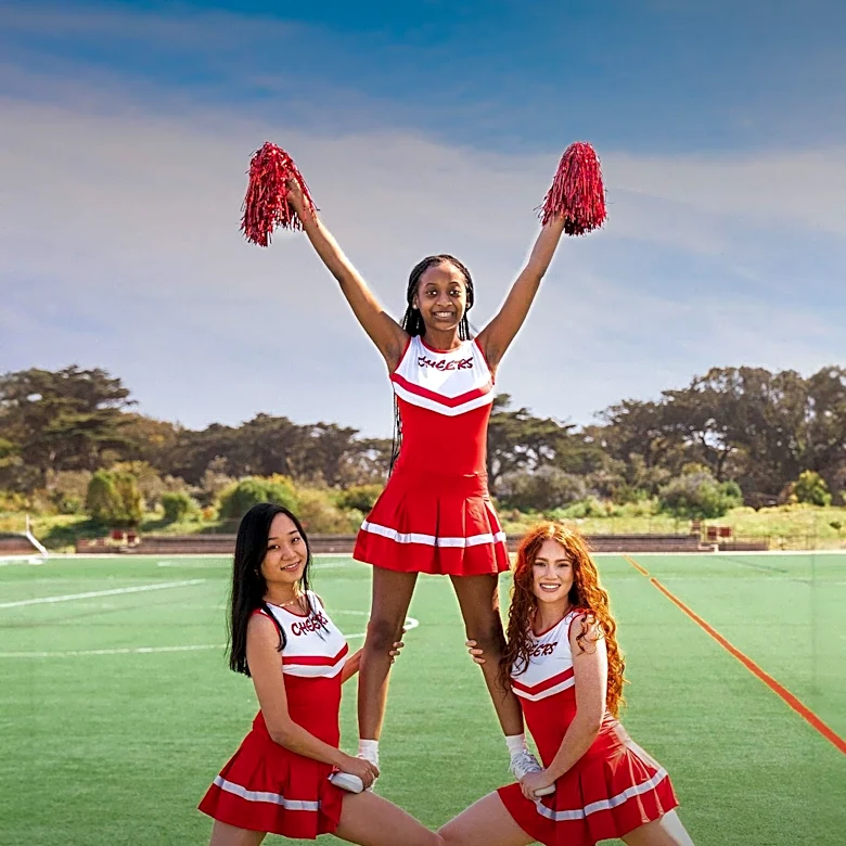 Dallas Cowboys Cheerleaders Introduce Earrings to Uniforms for the First Time