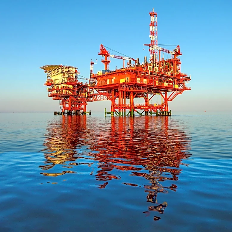 Oil Prices Fluctuate Amid Strait of Hormuz Tensions and Inflation Concerns