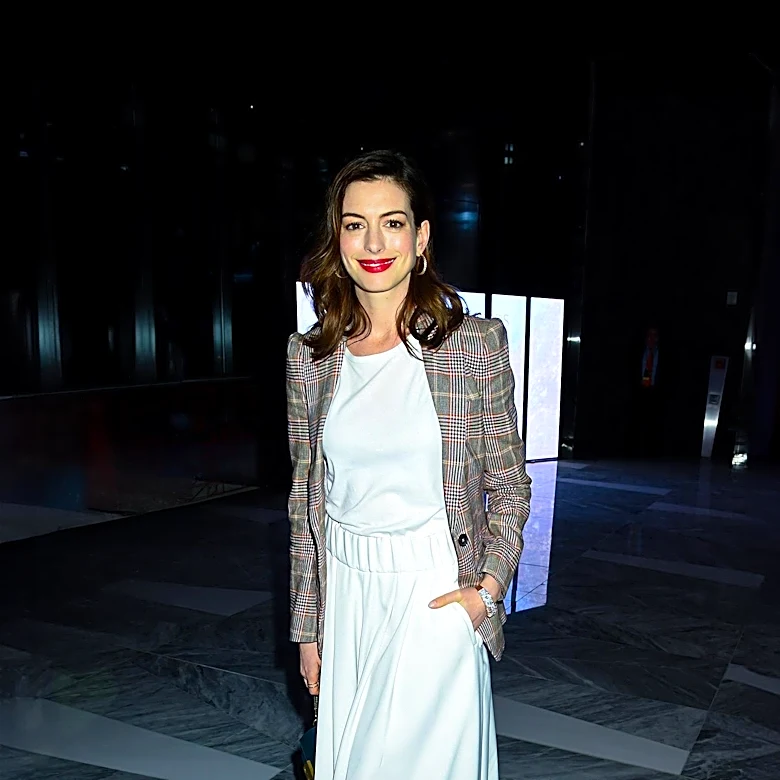 Anne Hathaway's Red Lipstick at 'End of Oak Street' Premiere Becomes a Trend