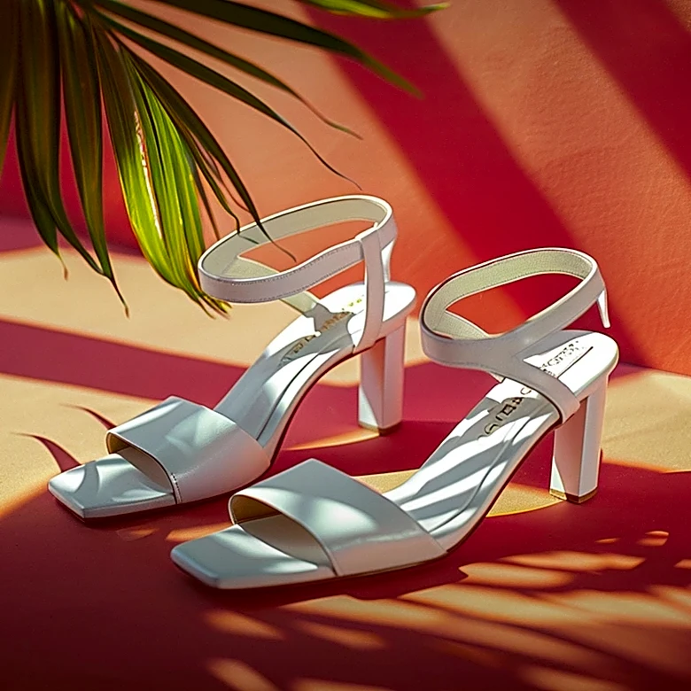 NBC Select Reviews Crocs Miami Sandals: Comfort and Style with Limitations
