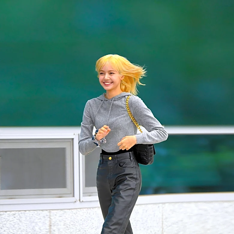 Lisa of BLACKPINK Faces New Dating Rumors Amid Speculation of Breakup with Arnault