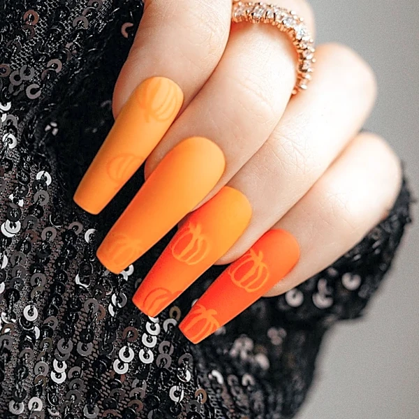 Nail Trends Shift as Summer Transitions to Fall, Embracing New Colors