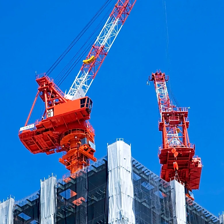 Liebherr-Canada Expands GUAY's Fleet with Four New Heavy Lift Cranes