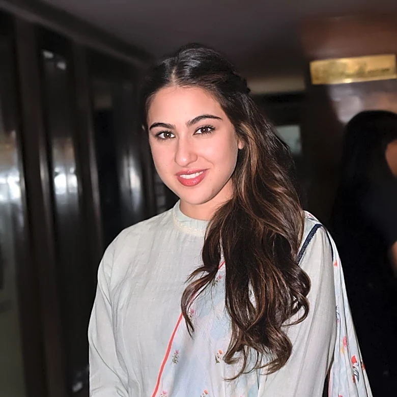Sara Ali Khan Reflects on Growing Up with a Single Mother Post-Divorce