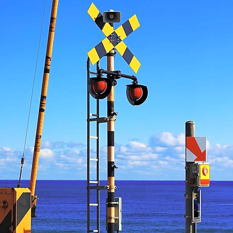 Appeals Court Rules in Favor of Fiber Provider in Railroad Crossing Dispute