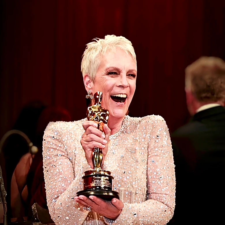 Jamie Lee Curtis Addresses Backlash Over 'New Girl' Filming Comments