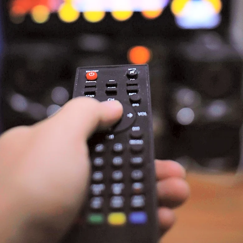 Roku's AI-Driven Fairground TV Channel Criticized for Low-Quality Content