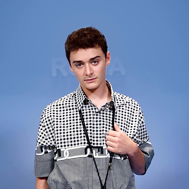 Noah Schnapp to Make Stage Debut in London with 'Affluenza'