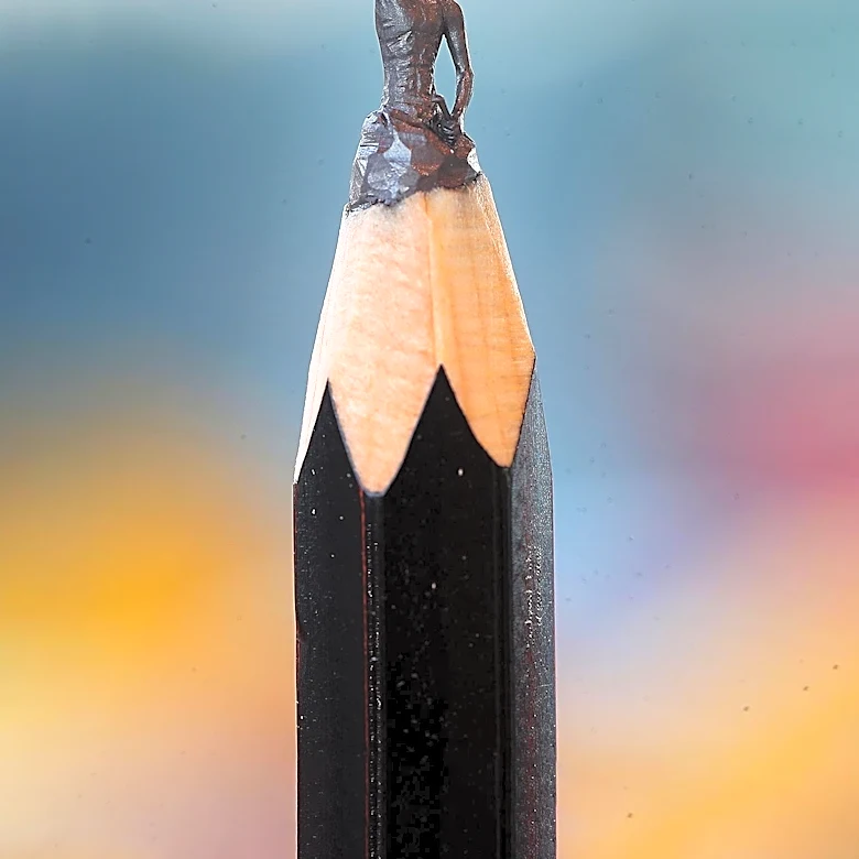 Virginia Tech Guard Gains Fame with Creative Mini Statues