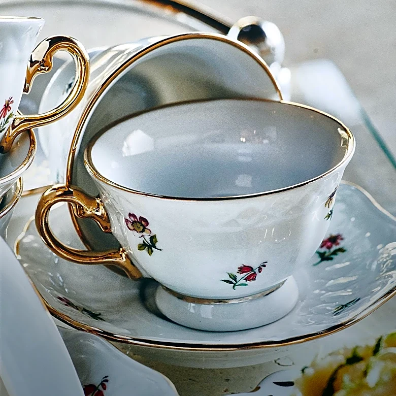 Vintage Floral Dishware Sees Resurgence in Popularity Among Collectors