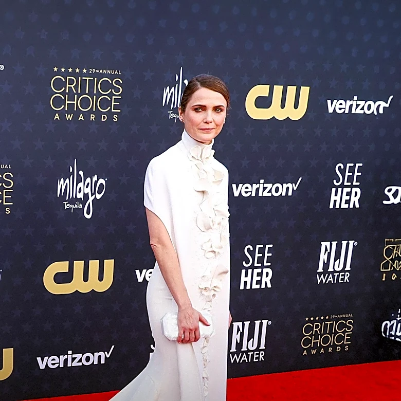 Keri Russell Discusses Buying Her Own Red Carpet Gowns Due to Perceived Lack of Fame