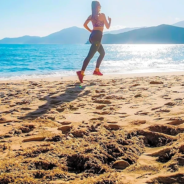 Running on Sand: A Challenging Cardio Exercise for Summer