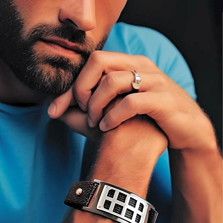 Minimalism in Wearables Gains Popularity Amid Data Fatigue