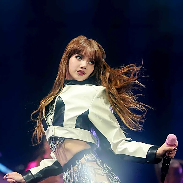 BTS Jungkook's Live Stream Actions Reignite Dating Rumors with BLACKPINK's Lisa
