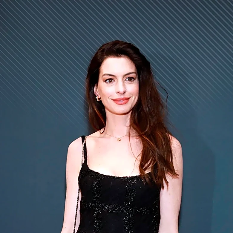 Anne Hathaway's "Coconut Jelly" Manicure Emerges as New Beauty Trend