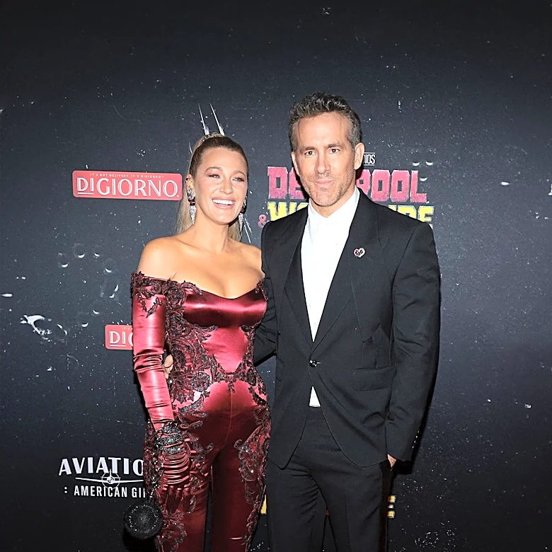 Blake Lively and Ryan Reynolds' Relationship Originates from 'Green Lantern' Set, Apologize for Plantation Wedding Venue