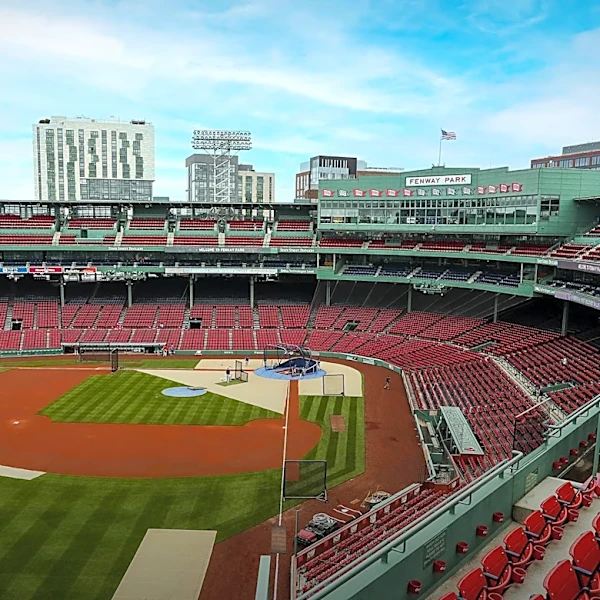 Fenway Park Faces Criticism for Excluding Onions from General Concessions, Offering Them Only in Premium Seating