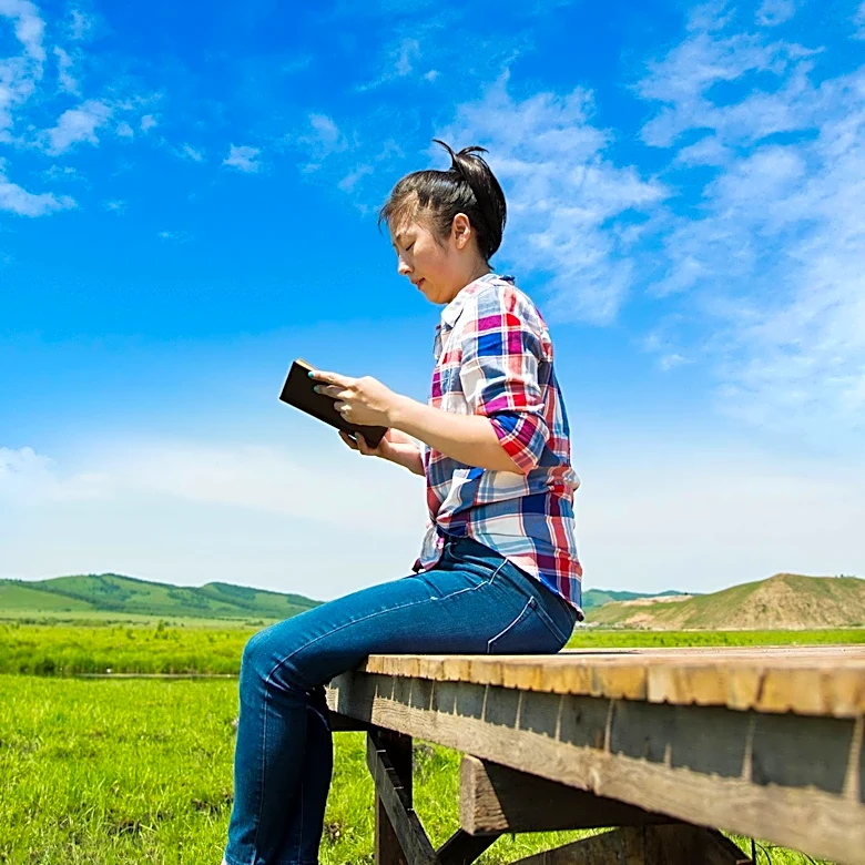 Thoreau's 'Walden' Resonates with Chinese Youth Seeking Escape from 'Involution'