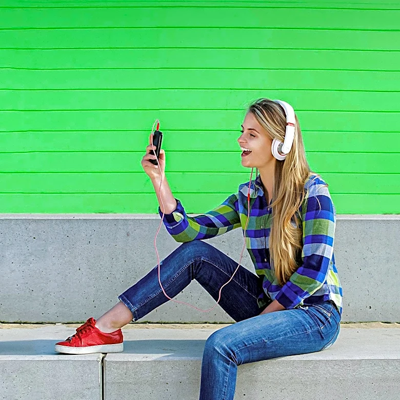 Gen Z Redefines 'Polyester' as a Viral Insult for Low-Quality and Inauthentic Content